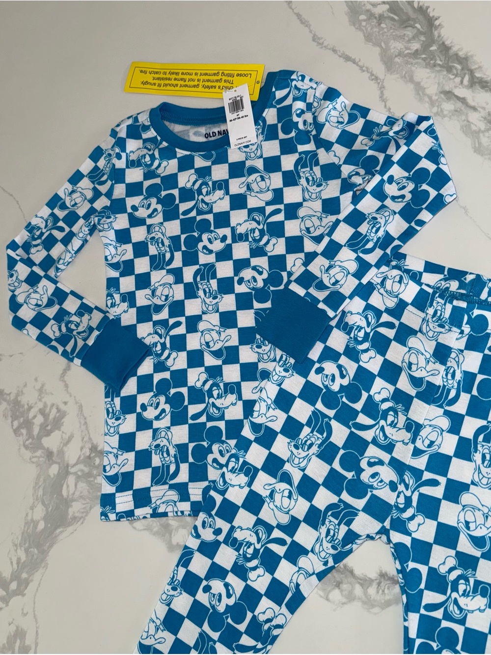 Old Navy Disney Boys’ Mickey Mouse and Friends Pajama Set Size 4